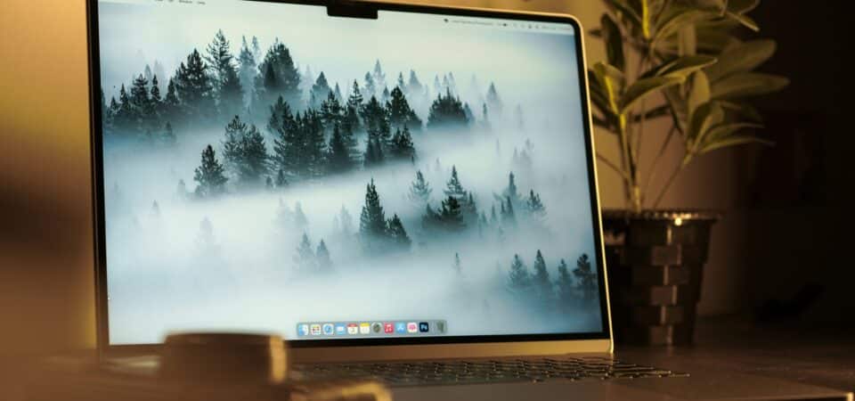 Eco-Friendly Tech: Why Refurbished Laptops Are Better for the Planet